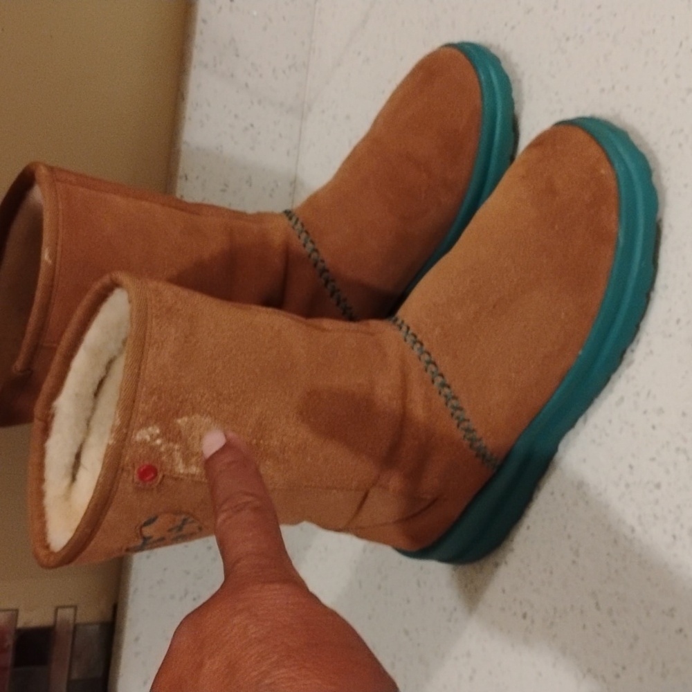 UGG Tan Kids Boots with Teal Sole. Size 6 Women - Picture 2 of 8